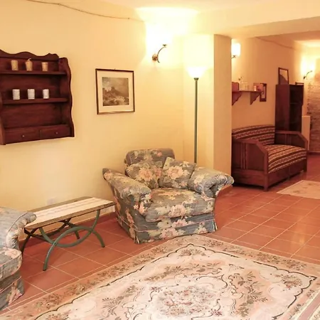 Villa Sleeps 28 With Pool And Wifi Radicofani