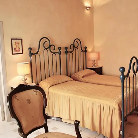 Sleeps 28 With Pool And Wifi