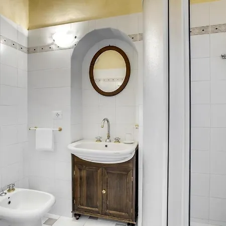 Villa Sleeps 28 With Pool And Wifi Radicofani